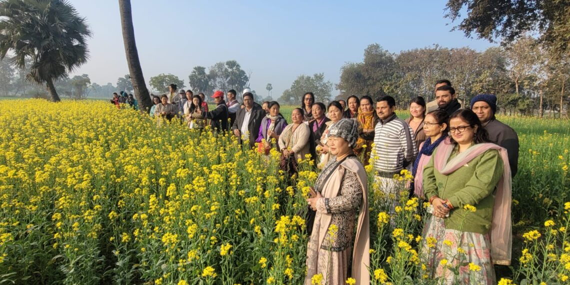 सिक्किम के किसानों का गया जी में प्रक्षेत्र भ्रमण, उन्नत कृषि तकनीकों से हुए रूबरू