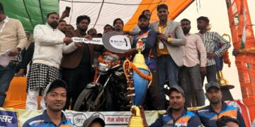 गोपालगंज- सेमरा प्रीमियर लीग डबल बाइक का फाइनल: बंगाल खाड़ बना चैंपियन, शुभम के शतक से जीता खिताब