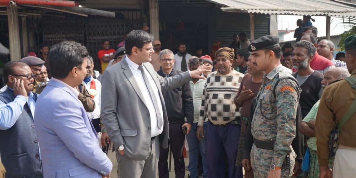 अररिया – जोगबनी व नरपतगंज में लगे फार्मर रजिस्ट्री कैम्प का डीएम ने किया औचक निरीक्षण, पंजीकरण में तेजी लाने के निर्देश