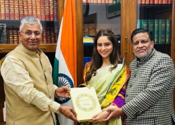 नई दिल्ली – शकील सैफी की अगुवाई में दिल्ली पहुंचे फिल्मी सितारे, सांसद प्रणव प्रकाश चौधरी ने किया भव्य सम्मान