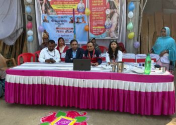 शिवहर – हरनहिया में मेगा बूथ कैंप का आयोजन: ‘फाइलेरिया मुक्त शिवहर’ के लिए अधिकारियों ने खुद खिलाई दवा